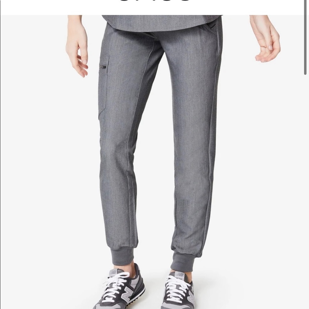 Figs Zamora in Graphite